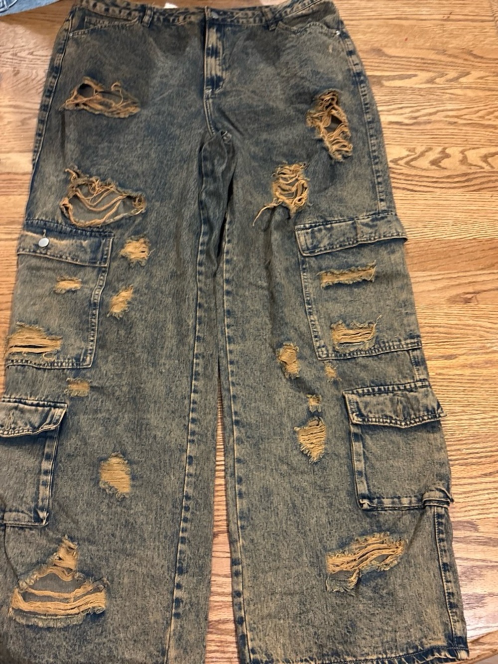 Distressed Cargo Jeans - Men - Washed Black